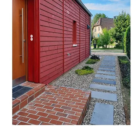 Rote Kate Apartment Born